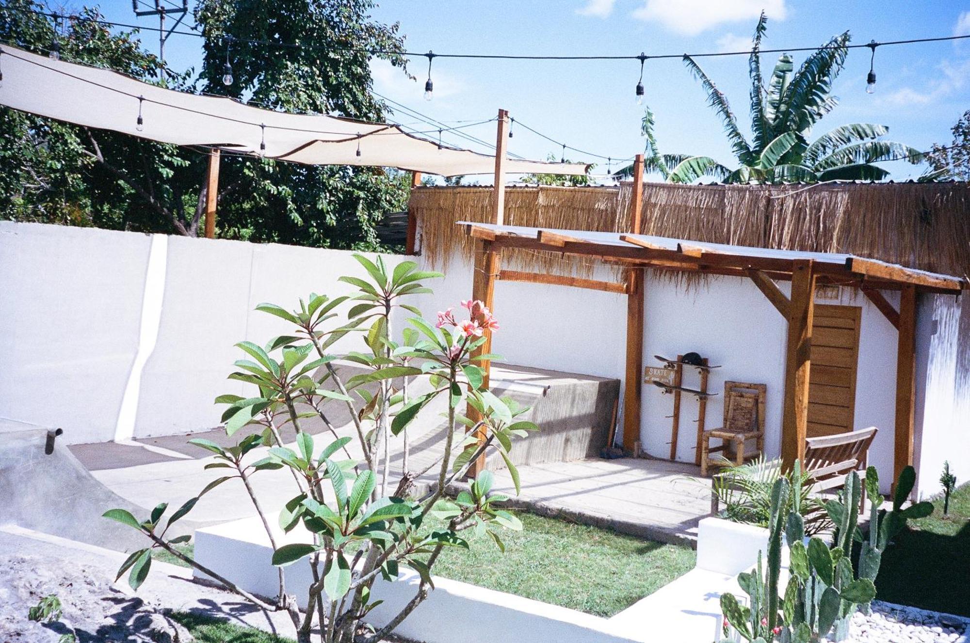 Ripbowl Guest House Selong Belanak Extérieur photo